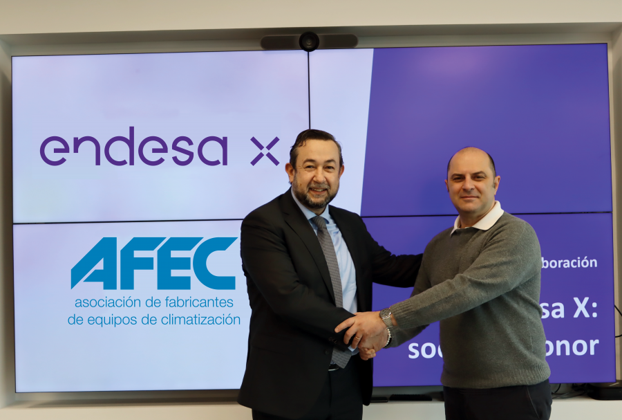 De izq a dcha Francisco Perucho, presidente de AFEC, y Davide Ciciliato, director general de Endesa X